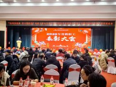 这一严肃而温暖的